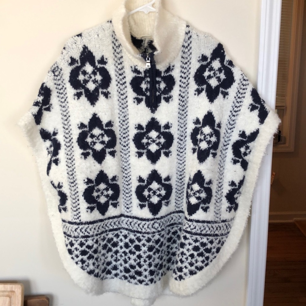 Gap Poncho